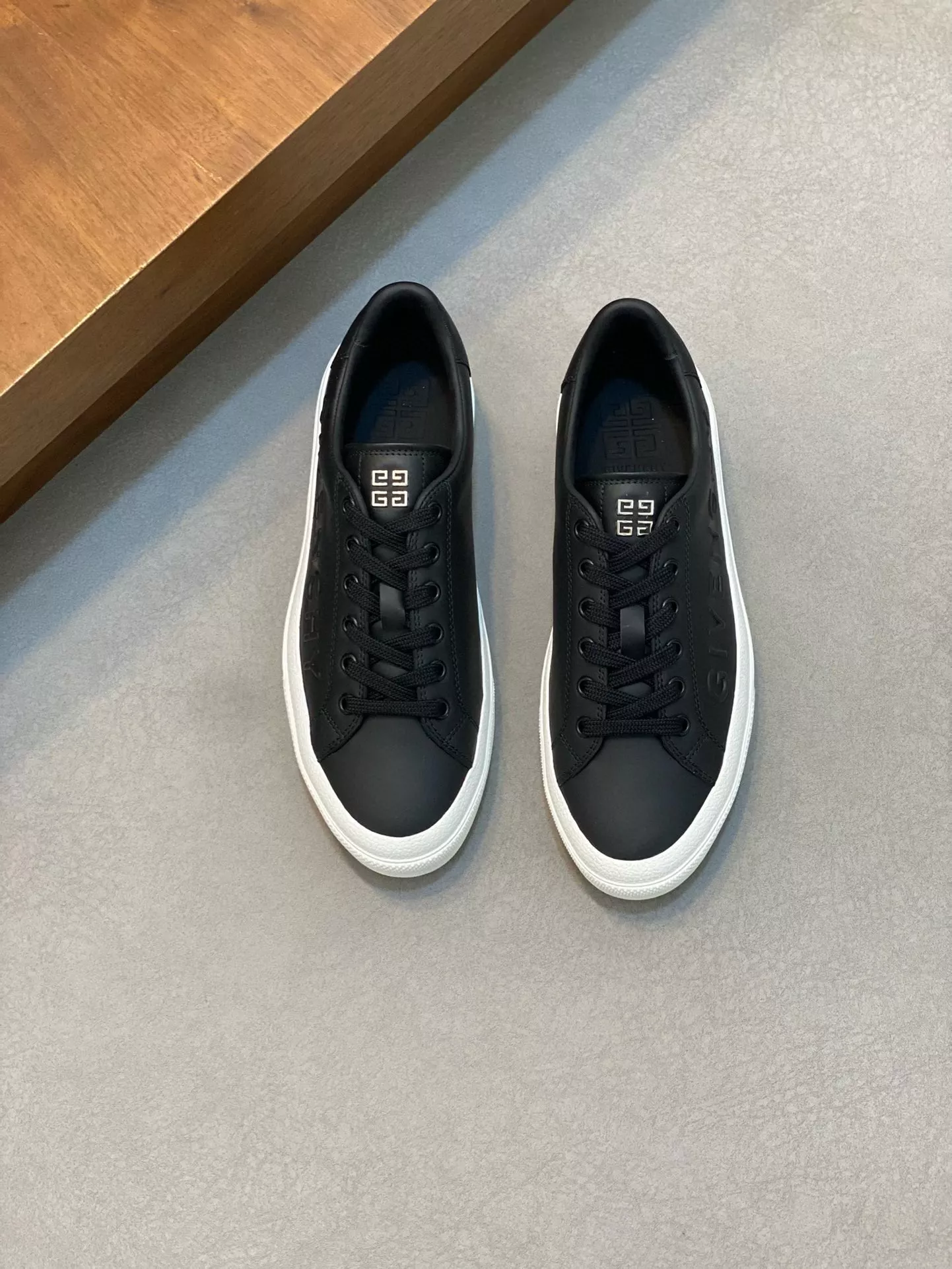 givenchy decontractees chaussures pour homme s_12b4ab02